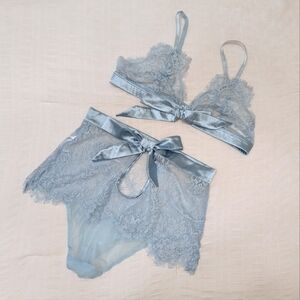 NWOT Mentionables Shawn's Eyelash Lace Bralette and High Waist Panty Blue Size M